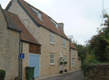 Letter cutting - Chippenham, Wiltshire - Howlett-Neal Masonry & Conservation - Stone carving